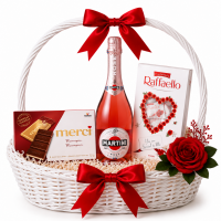 Корпа со Martini Rosé „Црвена романса“